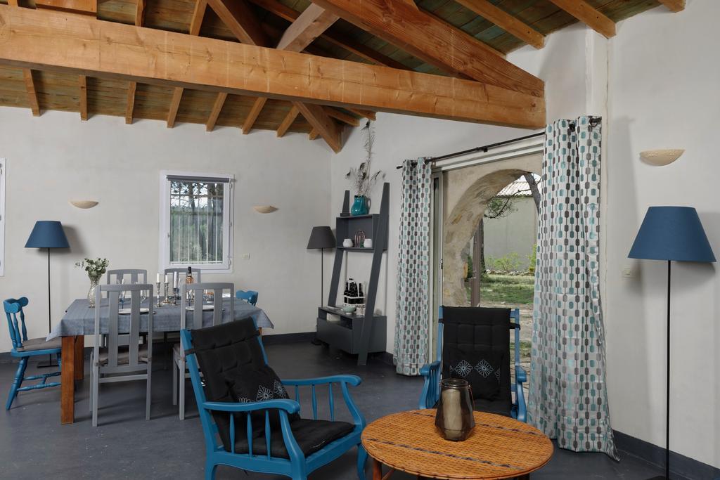 Les Lodges Du Pic Le Triadou Exteriör bild