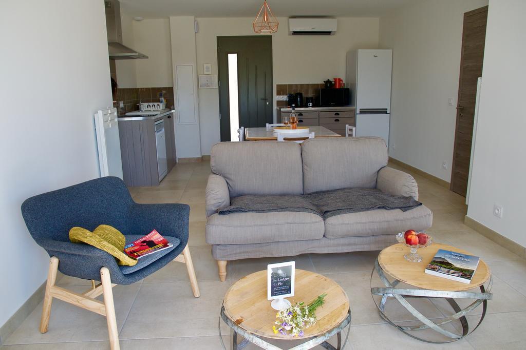 Les Lodges Du Pic Le Triadou Exteriör bild